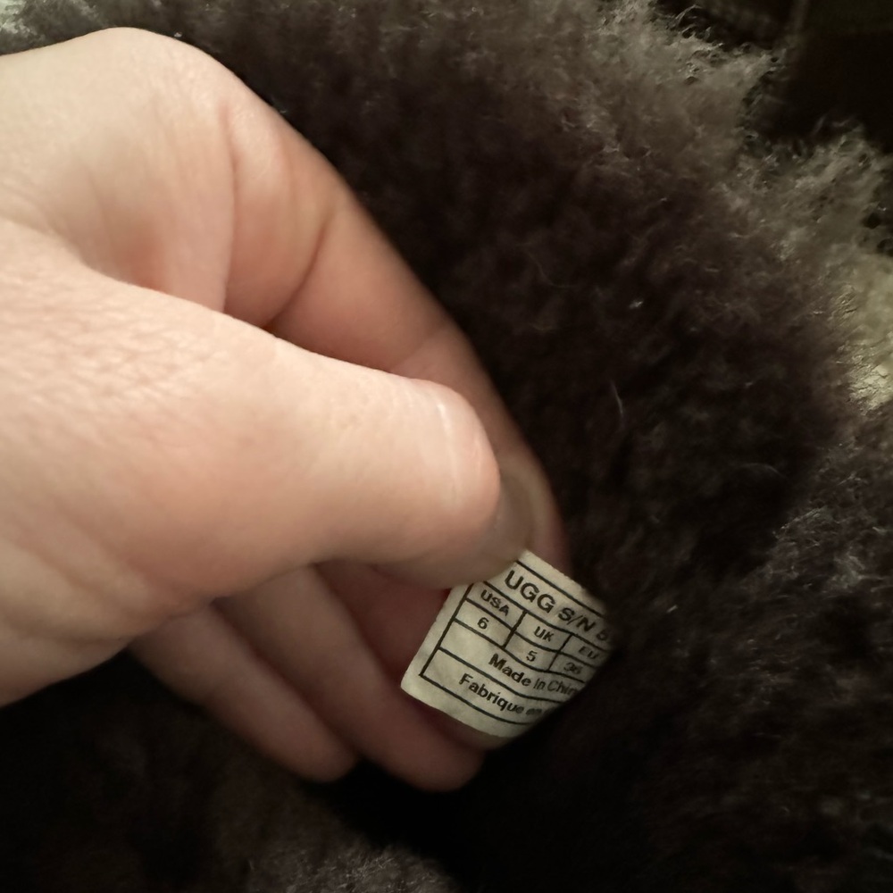 Brown Bailey UGG Boots - Picture 5 of 8
